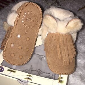 UGG NIB Baby Erin Boots in Chestnut Brown Suede Booties with Fringe Size 4/5